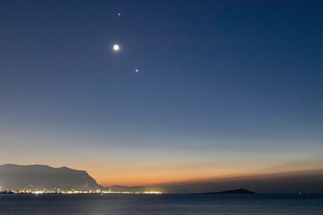 中国古代神话传说概括20字左右